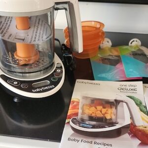 One Step Deluxe Food Maker - White and Black